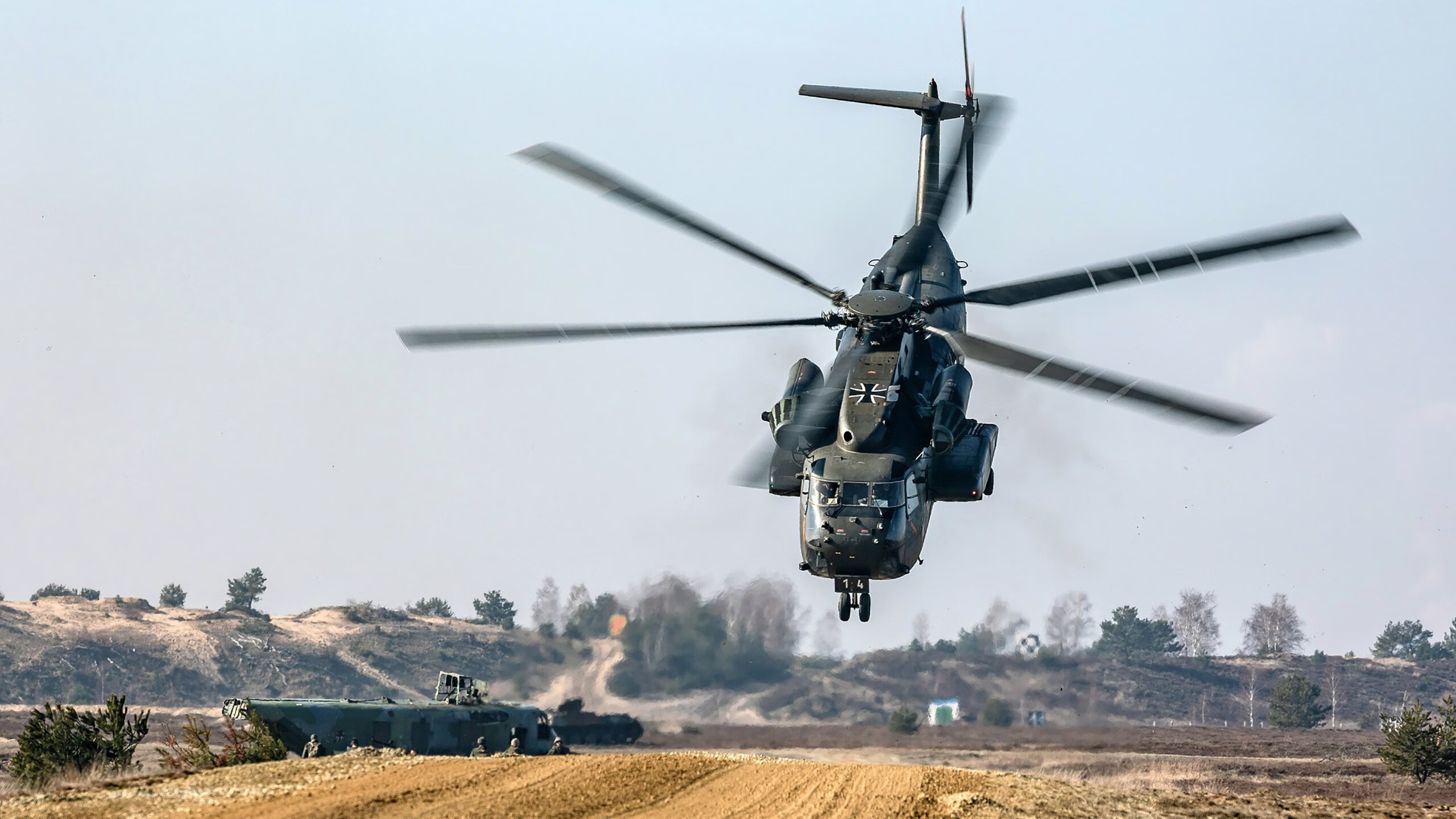 开云体育登录-中场铁幕，当楚阿梅尼在虚拟对决中奏响攻防交响曲